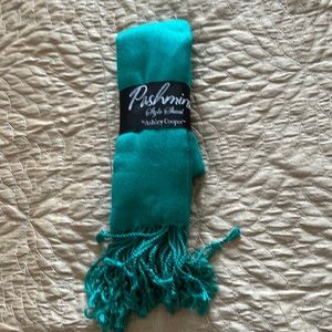 Green pashmina scarf